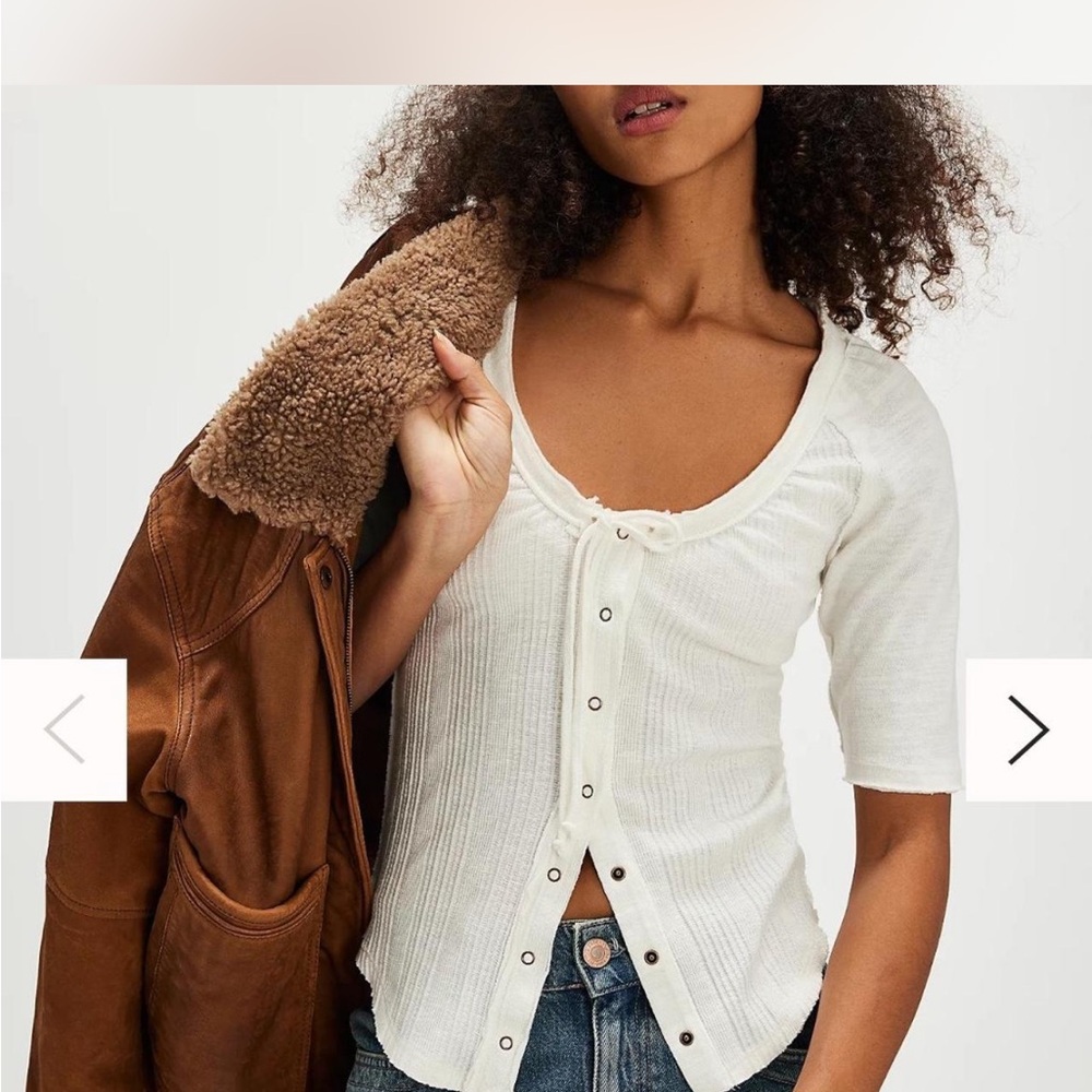 Free people daisy tee button up top